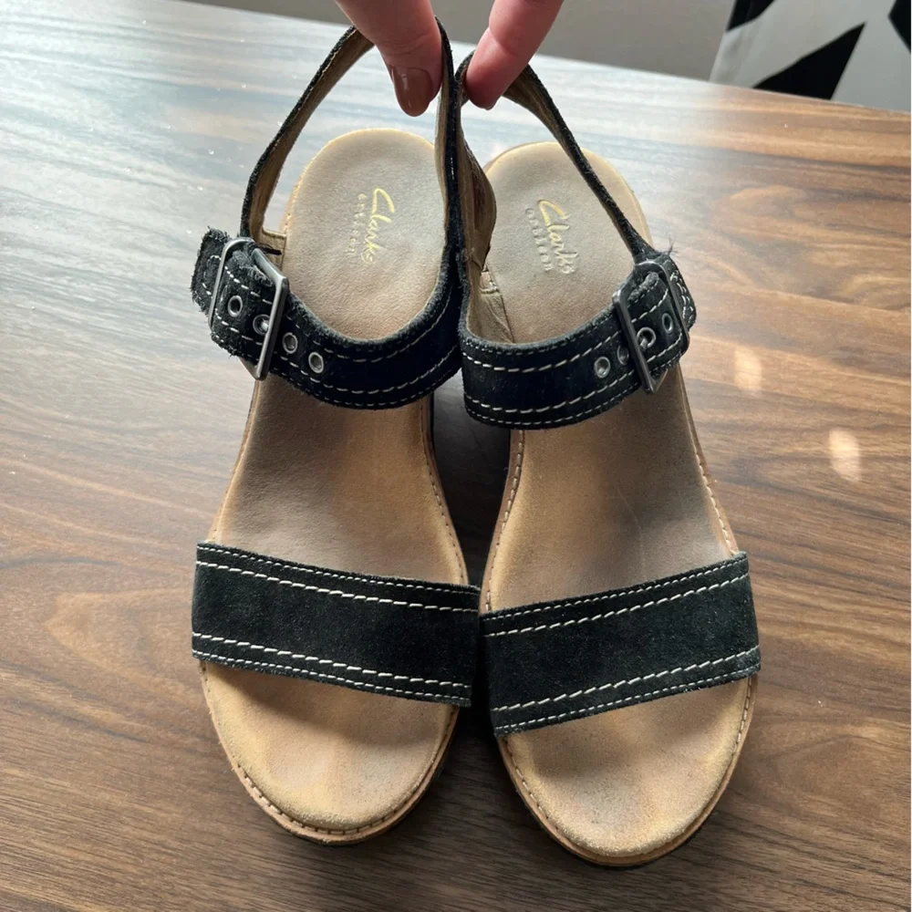 Clarks Women's Aisley Orchid Wedge Sandal, Black Suede, Size 9